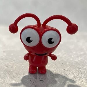 An adorable red Cricut Cutie. In like new condition. No box unfortunately.
